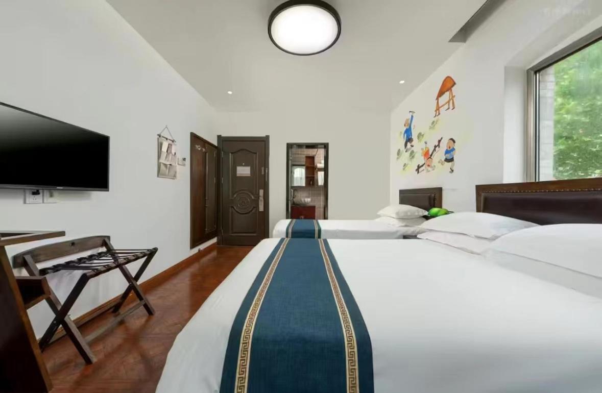 Nostalgia Hotel Beijing Guozijian Ghost Street - Near Beijing Lama Temple, Beihai Park, Jingshan Park, Drum Tower, Houhai Bar Street, Tian'Anmen Square, Located In Beijing Traditional Hutongs, 5 Minutes Away From Beixinqiao Metro Station Extérieur photo
