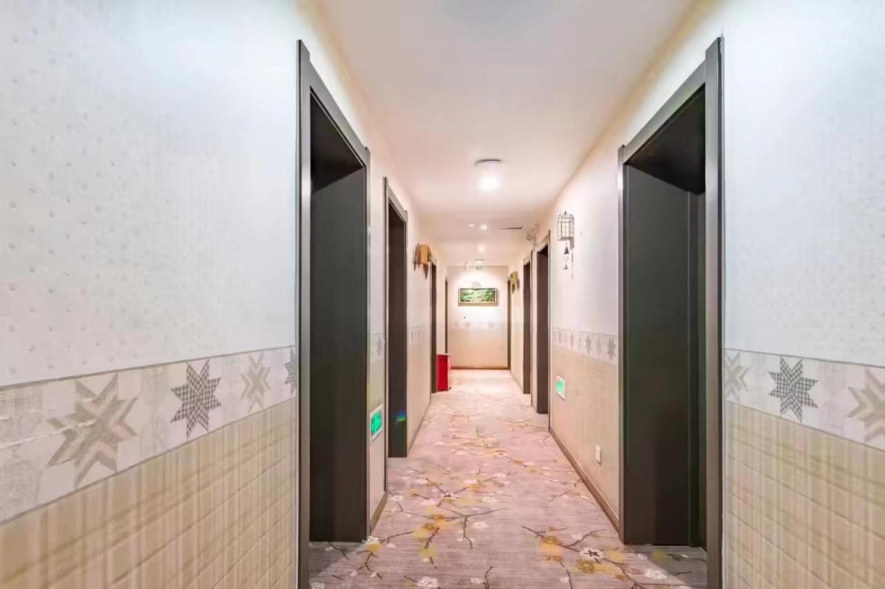 Nostalgia Hotel Beijing Guozijian Ghost Street - Near Beijing Lama Temple, Beihai Park, Jingshan Park, Drum Tower, Houhai Bar Street, Tian'Anmen Square, Located In Beijing Traditional Hutongs, 5 Minutes Away From Beixinqiao Metro Station Extérieur photo