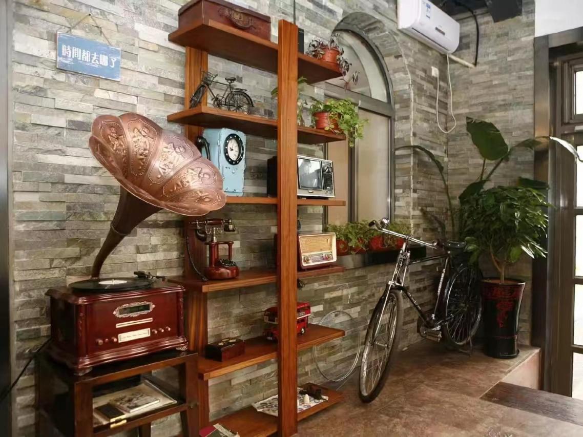 Nostalgia Hotel Beijing Guozijian Ghost Street - Near Beijing Lama Temple, Beihai Park, Jingshan Park, Drum Tower, Houhai Bar Street, Tian'Anmen Square, Located In Beijing Traditional Hutongs, 5 Minutes Away From Beixinqiao Metro Station Extérieur photo