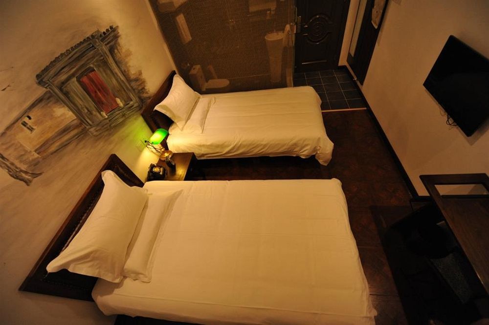 Nostalgia Hotel Beijing Guozijian Ghost Street - Near Beijing Lama Temple, Beihai Park, Jingshan Park, Drum Tower, Houhai Bar Street, Tian'Anmen Square, Located In Beijing Traditional Hutongs, 5 Minutes Away From Beixinqiao Metro Station Extérieur photo