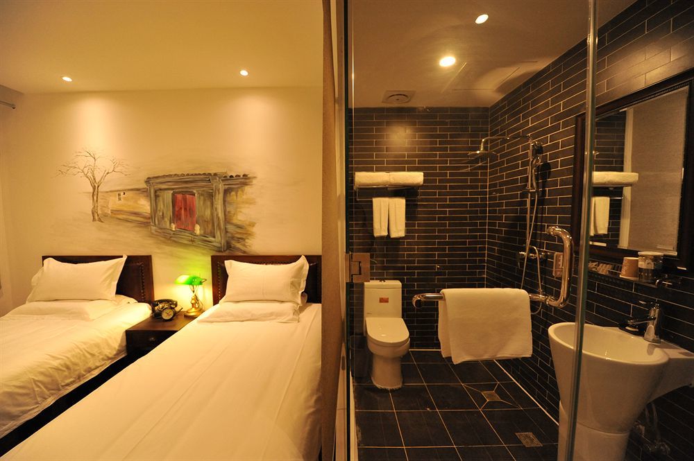 Nostalgia Hotel Beijing Guozijian Ghost Street - Near Beijing Lama Temple, Beihai Park, Jingshan Park, Drum Tower, Houhai Bar Street, Tian'Anmen Square, Located In Beijing Traditional Hutongs, 5 Minutes Away From Beixinqiao Metro Station Extérieur photo